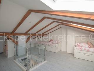 Stan u zgradi, Prodaja, Okrug, Okrug Gornji