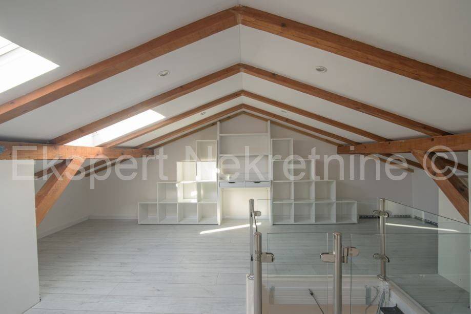 Flat in a building, Sale, Okrug, Okrug Gornji