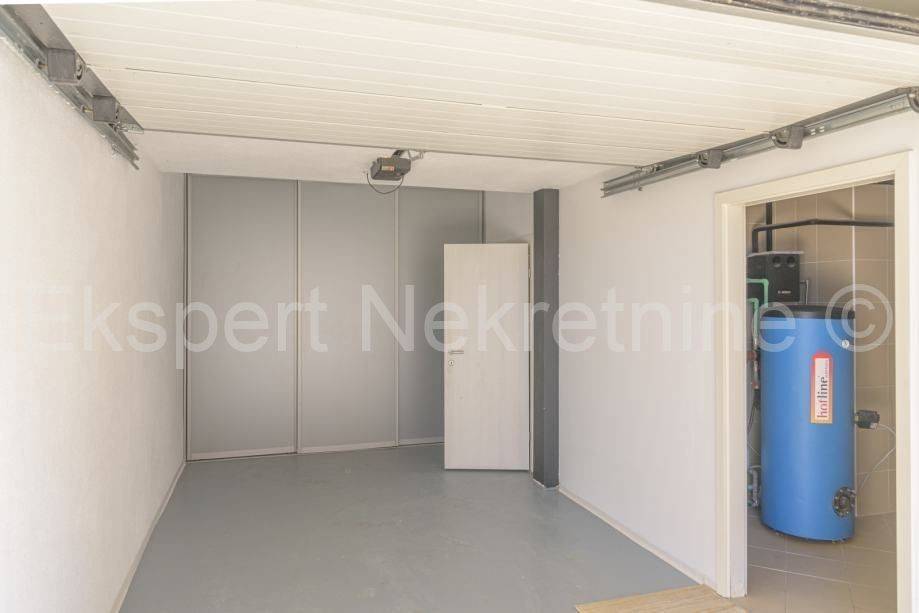 Flat in a building, Sale, Okrug, Okrug Gornji