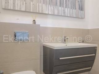 Stan u zgradi, Prodaja, Okrug, Okrug Gornji