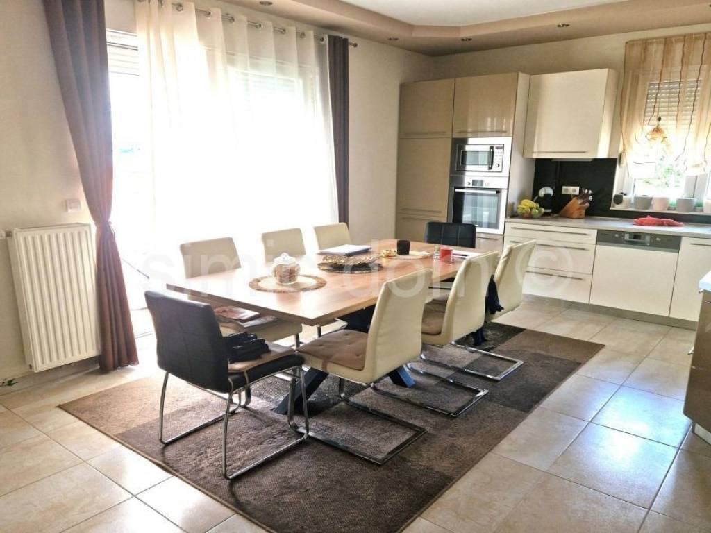 Detached house, Sale, Okrug, Okrug Gornji