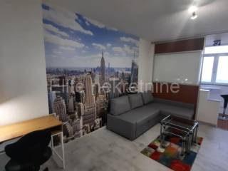 Flat in a building, Sale, Pula, Pula