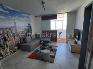 Flat in a building, Sale, Pula, Pula