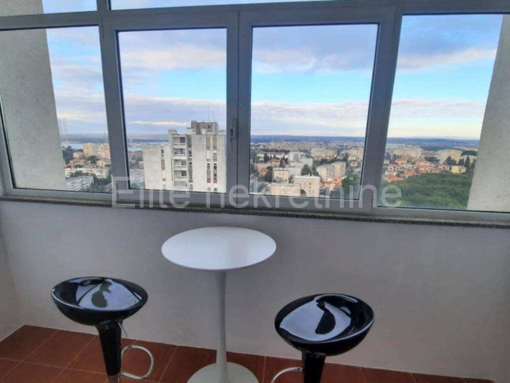 Flat in a building, Sale, Pula, Pula