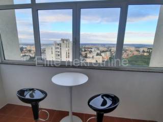 Flat in a building, Sale, Pula, Pula