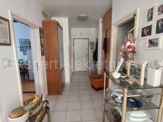 Flat in a building, Sale, Split, Split