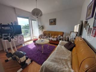 Flat in a building, Sale, Split, Split