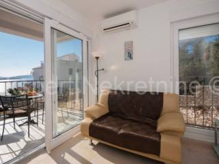 Flat in a building, Rent, Trogir, Saldun