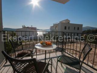 Flat in a building, Rent, Trogir, Saldun