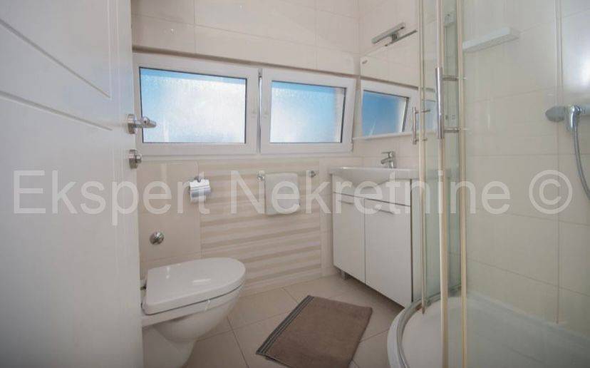 Flat in a building, Rent, Trogir, Saldun