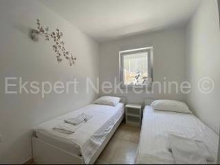 Flat in a building, Rent, Trogir, Saldun