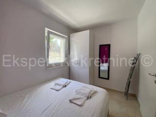 Flat in a building, Rent, Trogir, Saldun