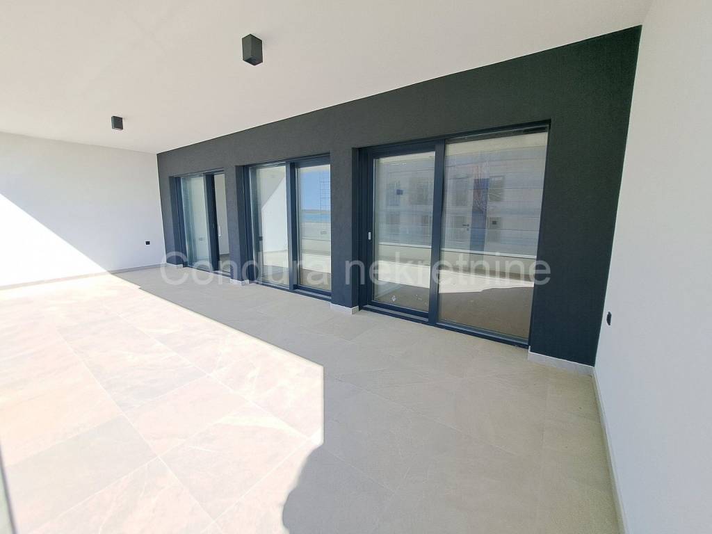 Apartman na moru, Prodaja, Nin, Zaton