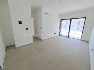 Apartman na moru, Prodaja, Nin, Zaton