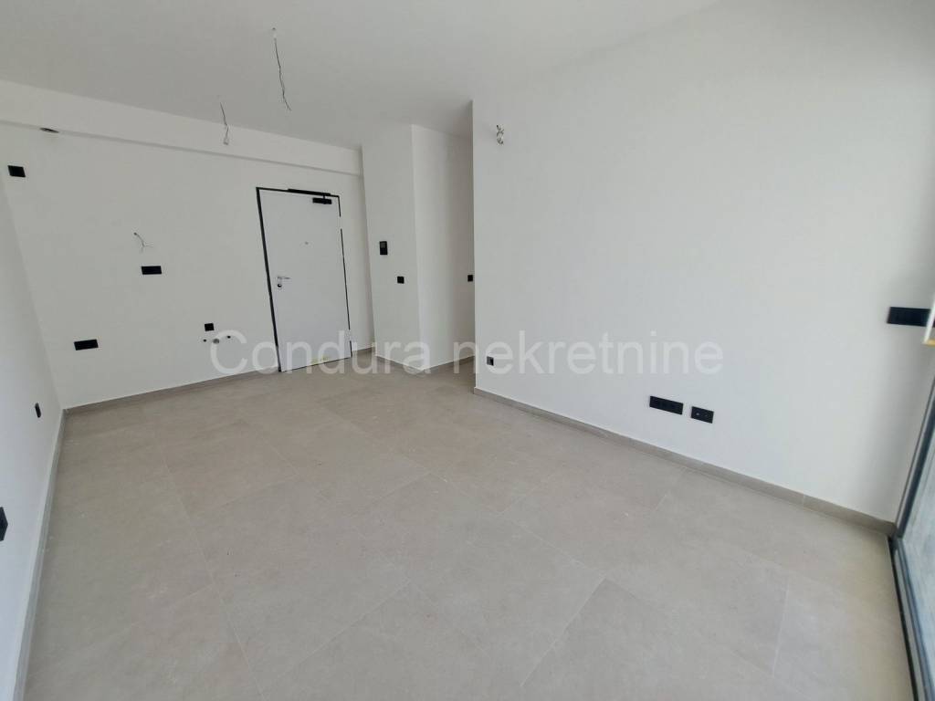 Apartman na moru, Prodaja, Nin, Zaton