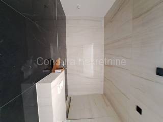 Apartman na moru, Prodaja, Nin, Zaton