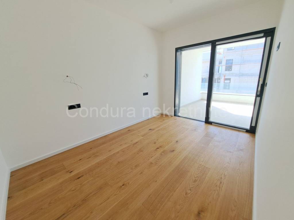 Apartman na moru, Prodaja, Nin, Zaton