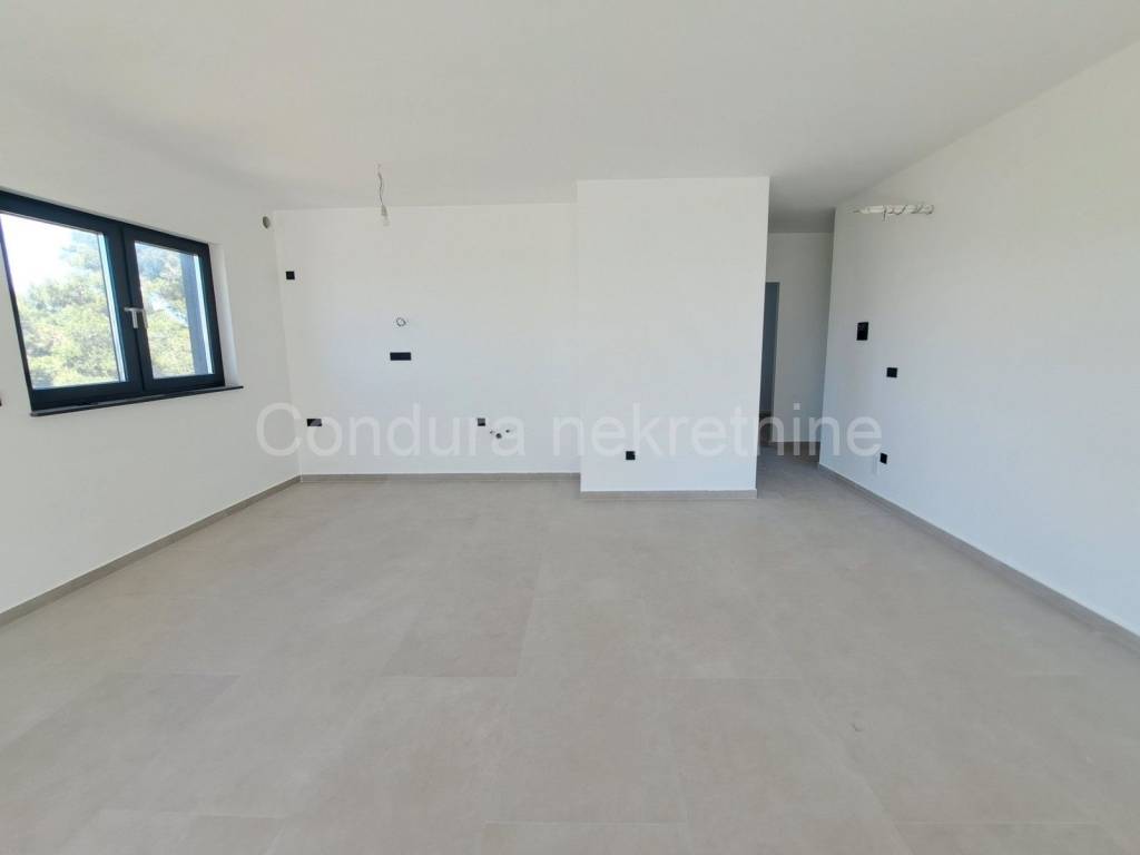 Apartman na moru, Prodaja, Nin, Zaton