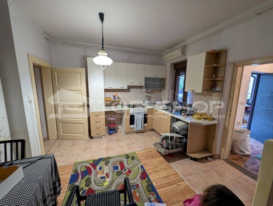 Semi-detached house, Rent, Zagreb, Peščenica - Žitnjak