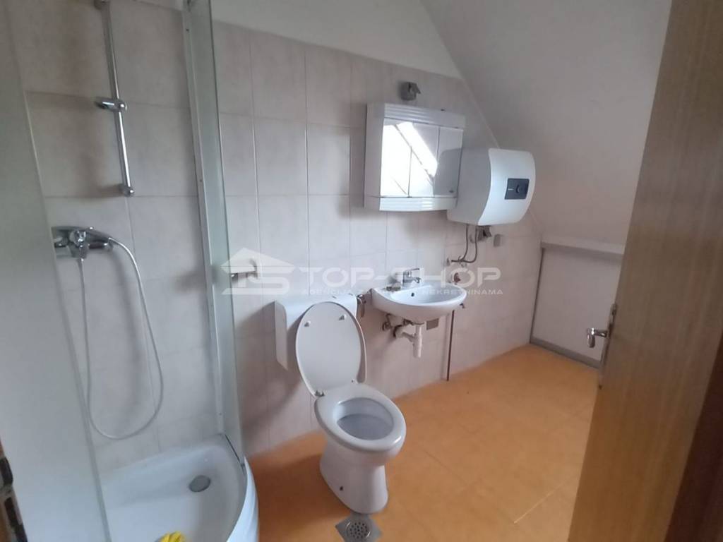 Semi-detached house, Rent, Zagreb, Peščenica - Žitnjak