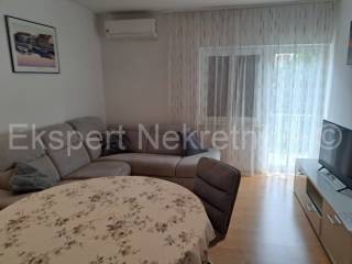 Flat in a house, Sale, Split, Split