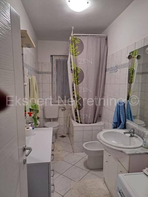 Flat in a house, Sale, Split, Split