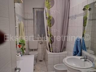 Flat in a house, Sale, Split, Split