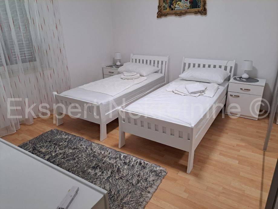 Flat in a house, Sale, Split, Split