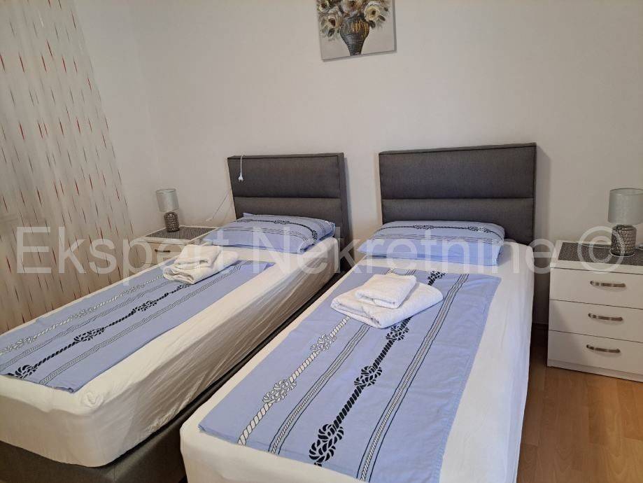 Flat in a house, Sale, Split, Split