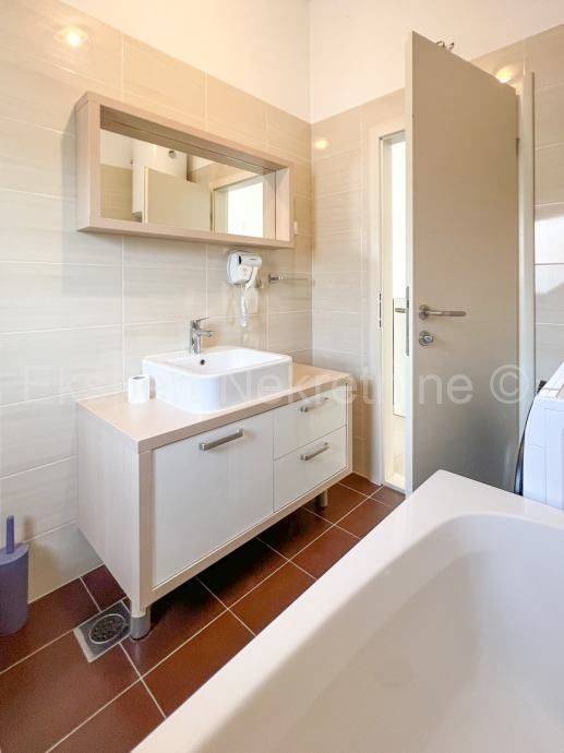 Flat in a new building, Sale, Trogir, Ribola