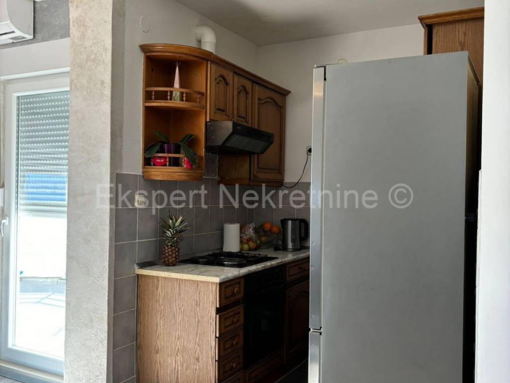 Flat in a building, Sale, Dugi rat, Jesenice