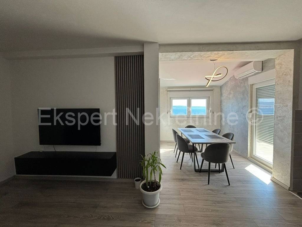 Flat in a building, Sale, Dugi rat, Jesenice