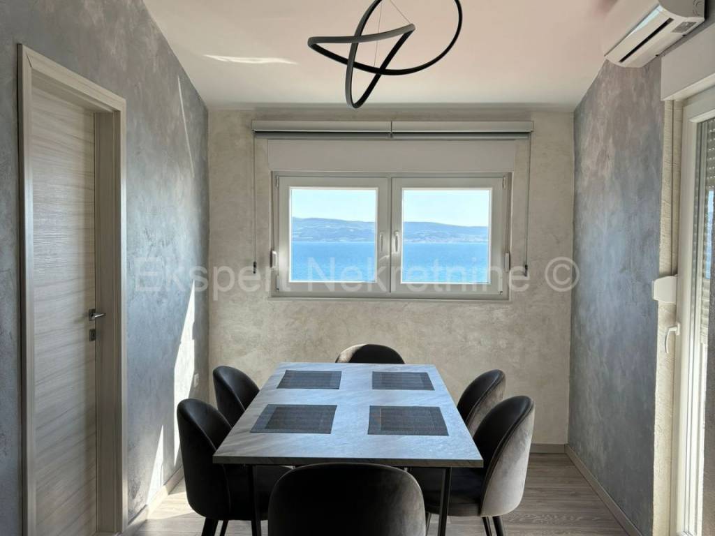 Flat in a building, Sale, Dugi rat, Jesenice