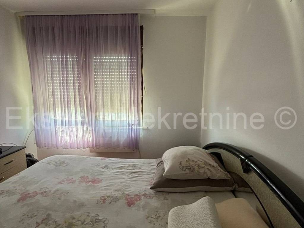 Flat in a building, Sale, Dugi rat, Jesenice