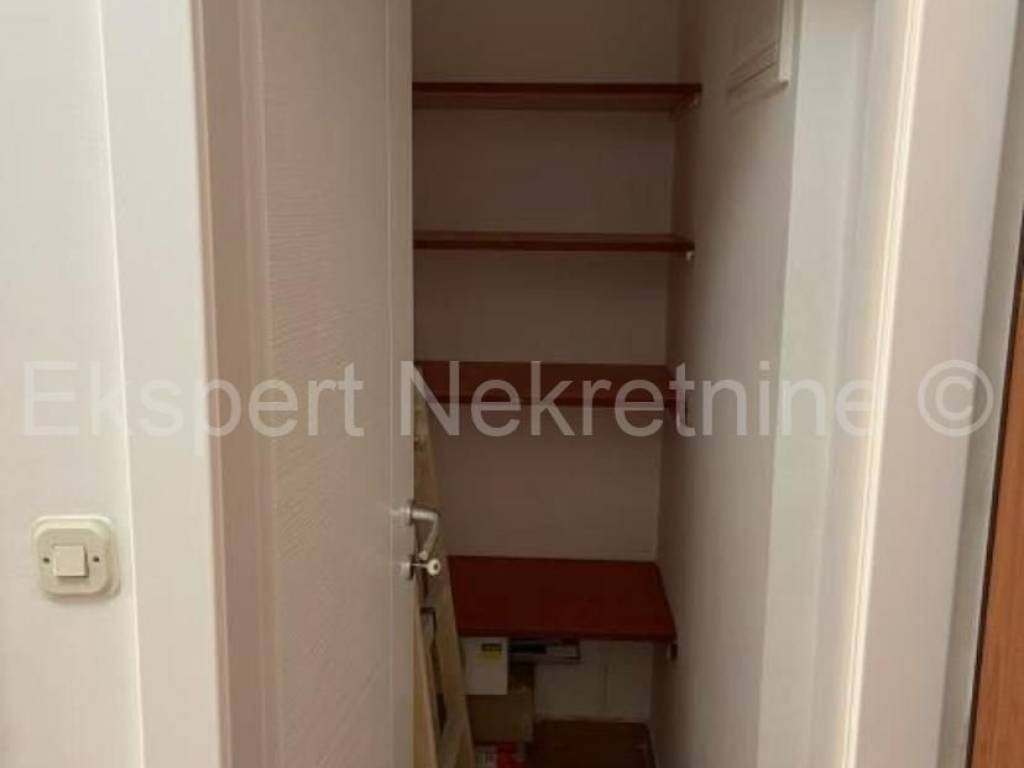 Flat in a building, Rent, Split, Split