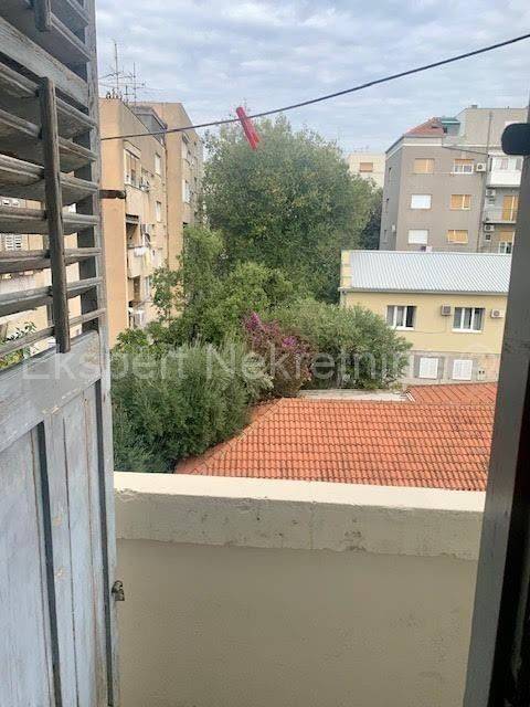 Flat in a building, Sale, Split, Split