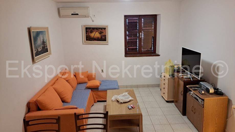 Flat in a house, Sale, Okrug, Okrug Gornji