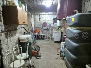 Flat in a house, Sale, Okrug, Okrug Gornji