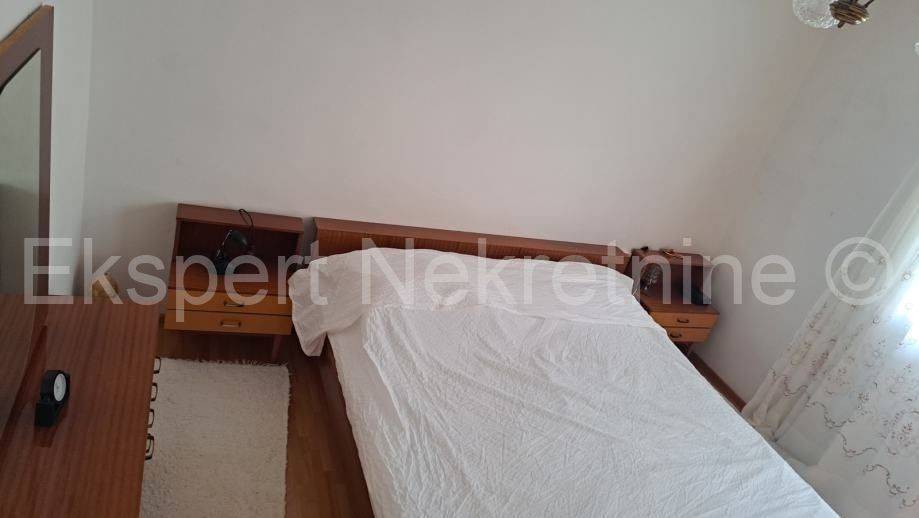 Flat in a house, Sale, Okrug, Okrug Gornji