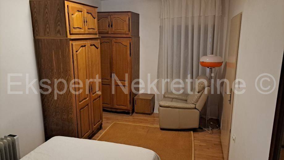 Flat in a house, Sale, Okrug, Okrug Gornji