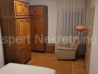 Flat in a house, Sale, Okrug, Okrug Gornji