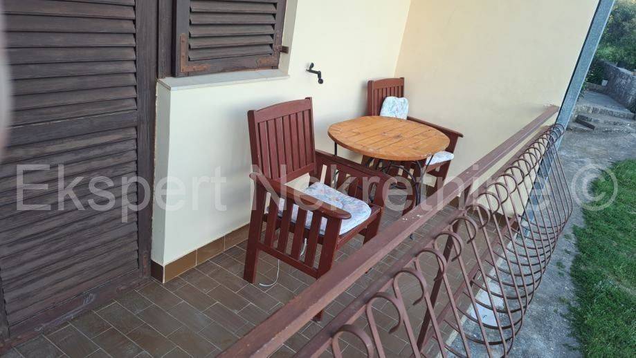 Flat in a house, Sale, Okrug, Okrug Gornji