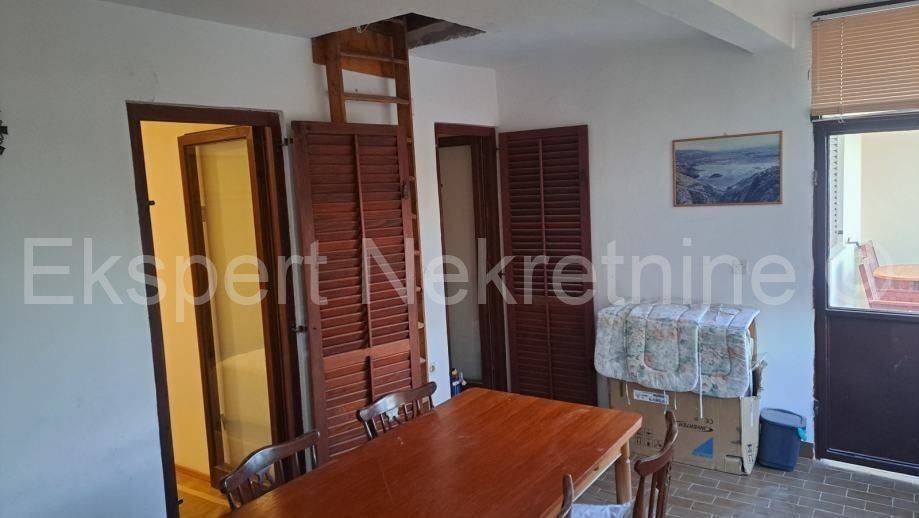 Flat in a house, Sale, Okrug, Okrug Gornji