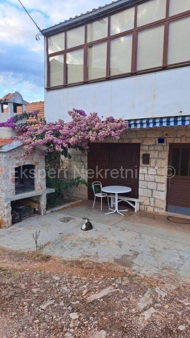 Flat in a house, Sale, Okrug, Okrug Gornji