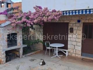 Flat in a house, Sale, Okrug, Okrug Gornji