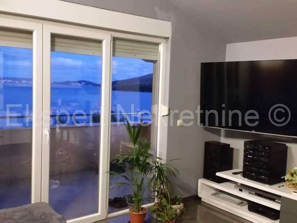 Flat in a building, Sale, Marina, Marina
