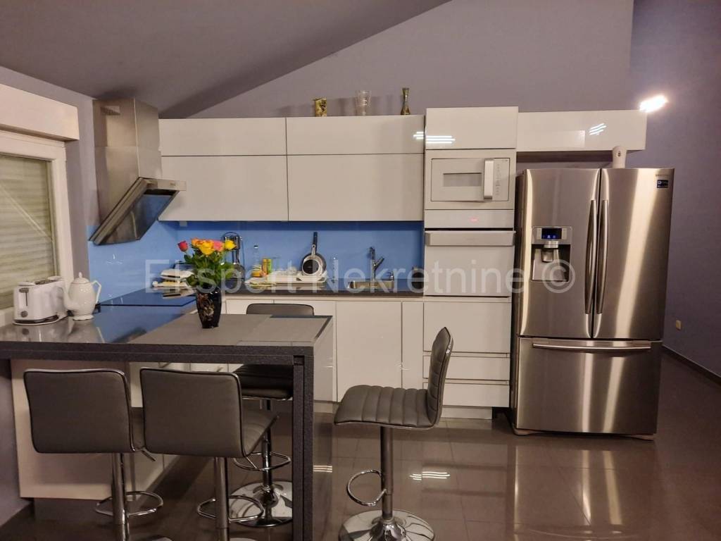 Flat in a building, Sale, Marina, Marina