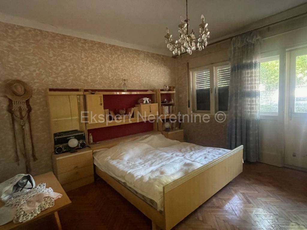 Flat in a building, Sale, Split, Split