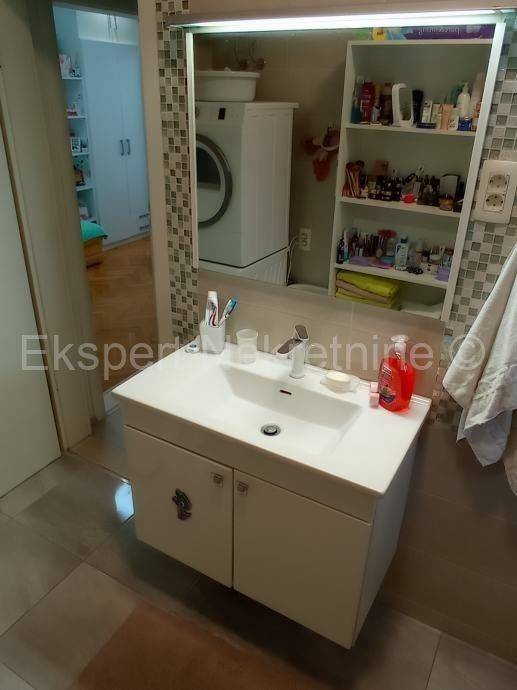 Flat in a building, Sale, Split, Split