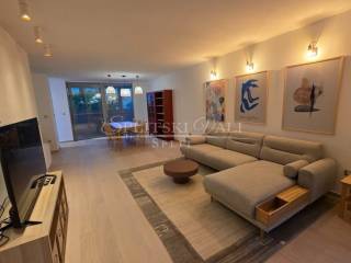 Flat in a building, Sale, Split, Split